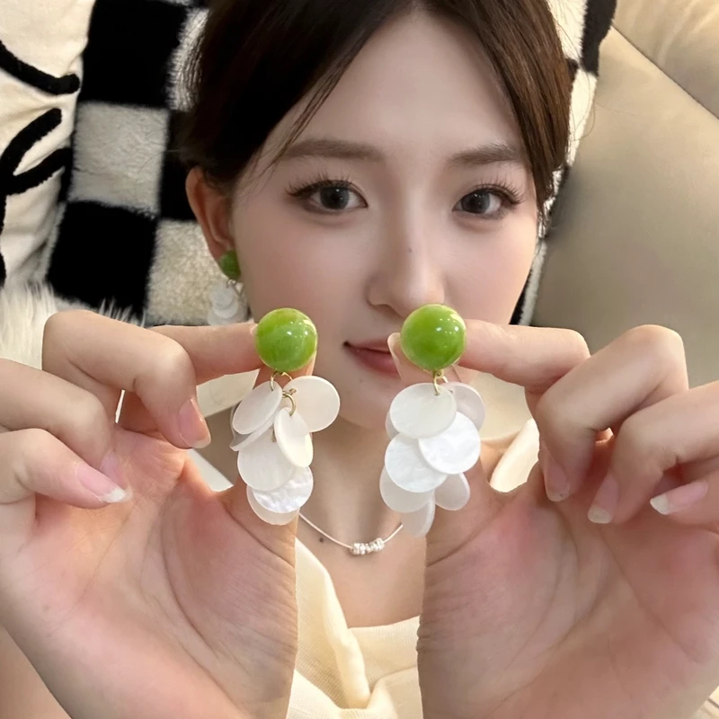 铜合金耳饰 夏季牛油果绿圆珠花瓣耳钉清新小众简约气质百搭耳饰