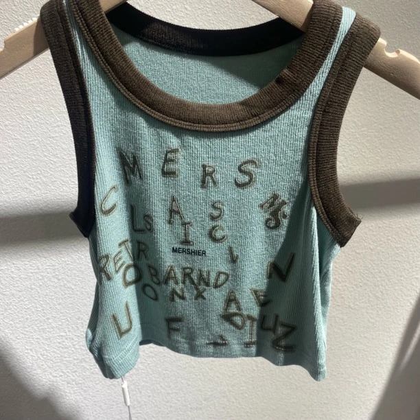 4139儿童字母背心