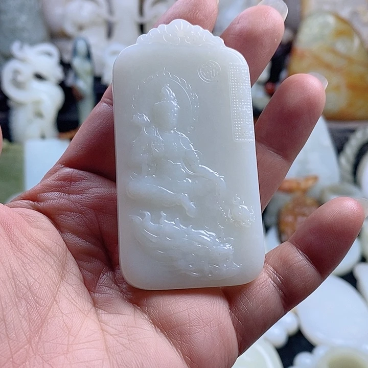 和田玉未镶嵌把件