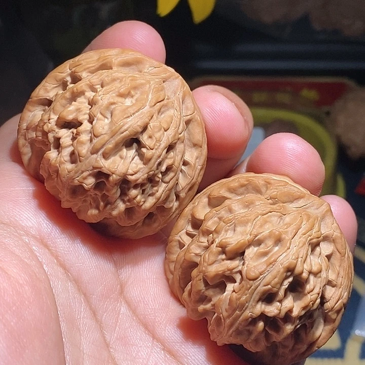 【闪购商品】文玩核桃吊坠春***玉华宫