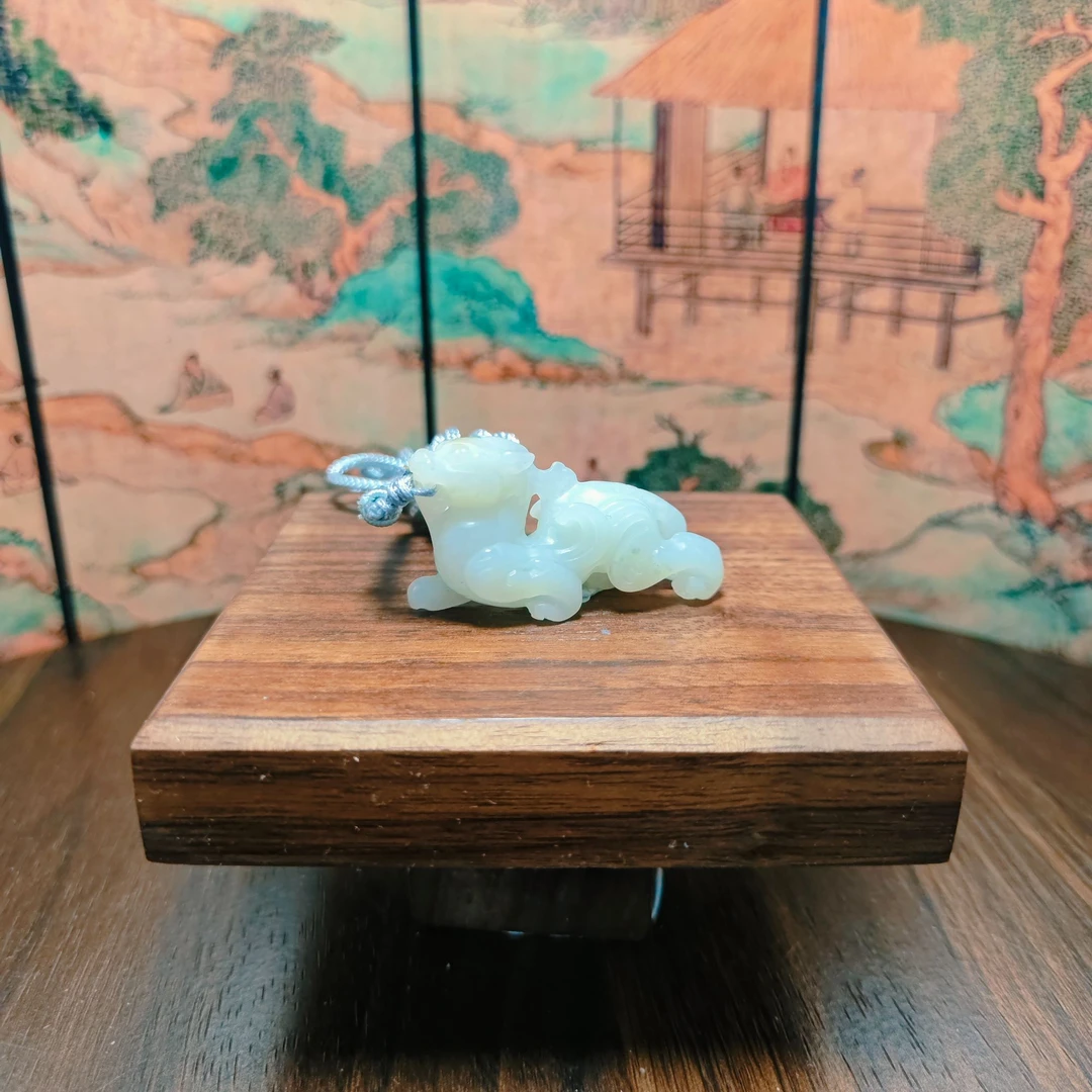 D和田玉龙形吊坠0863