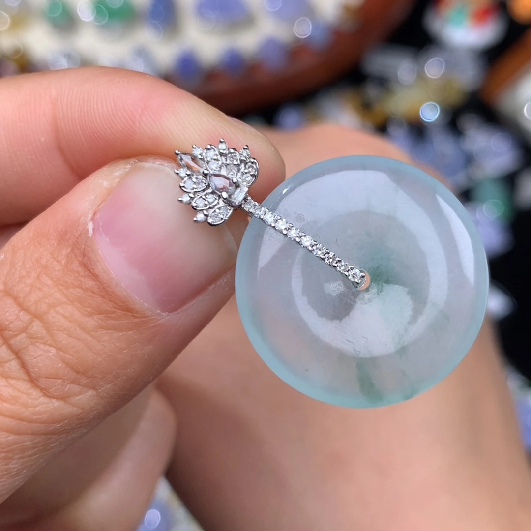 翡翠吊坠(不含链)18K金镶嵌