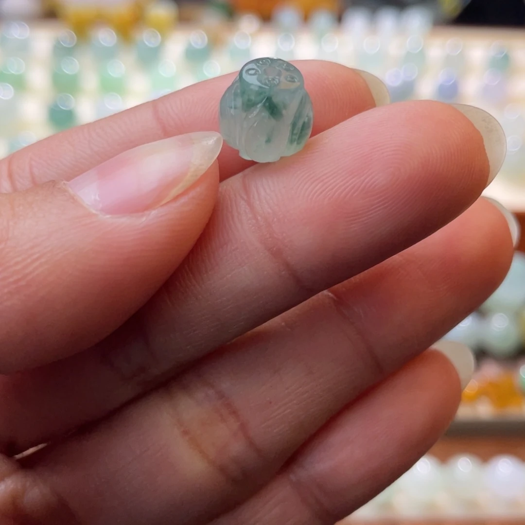 翡翠散珠冰飘蓝花莲花珠9.3mm 微瑕疵漏