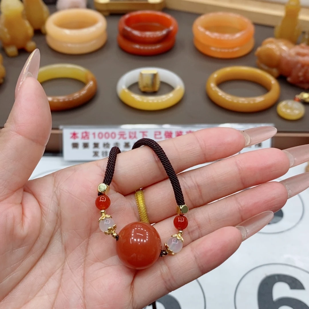 石英岩玉未镶嵌颈饰