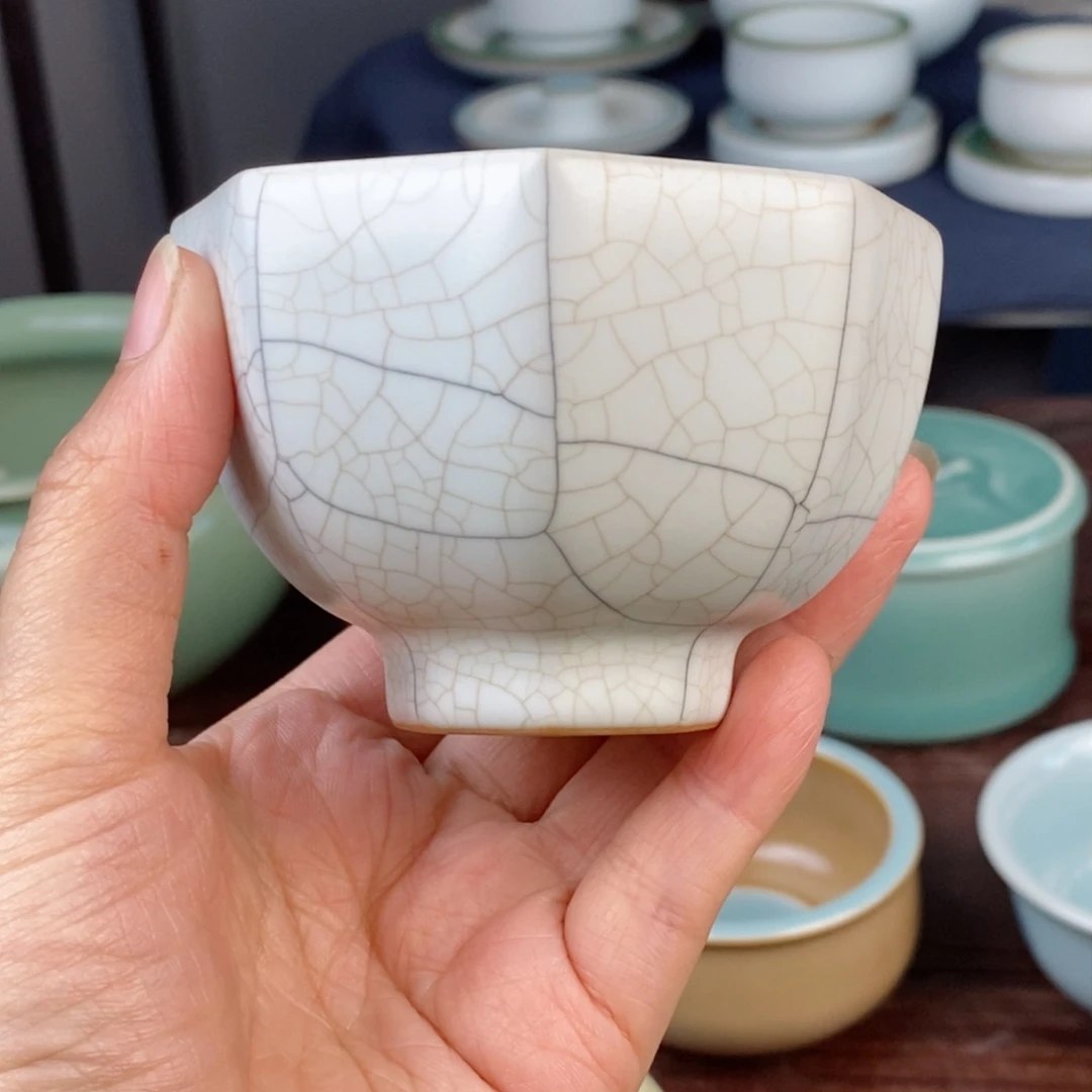 朱砂胎月白传世哥窑 金丝铁线 八方杯