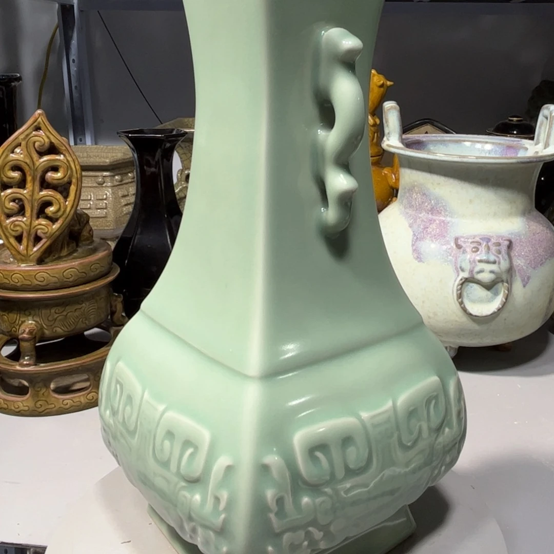 瓶大**名龙泉瓶子品相完美