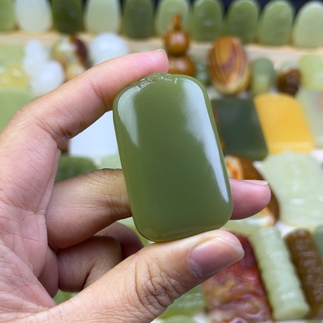 新疆昆仑山料无事牌