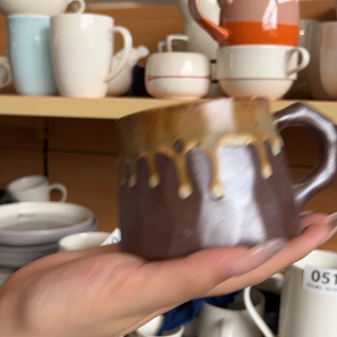 新骨瓷061微瑕流釉黄 铁锈 锤纹 粗陶质感 的咖啡杯