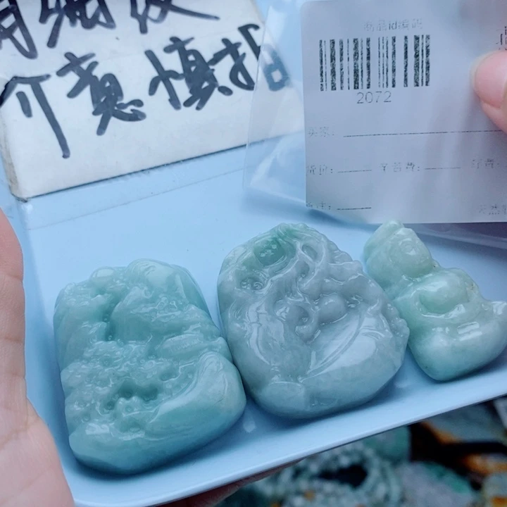 翡翠未镶嵌颈饰翡翠