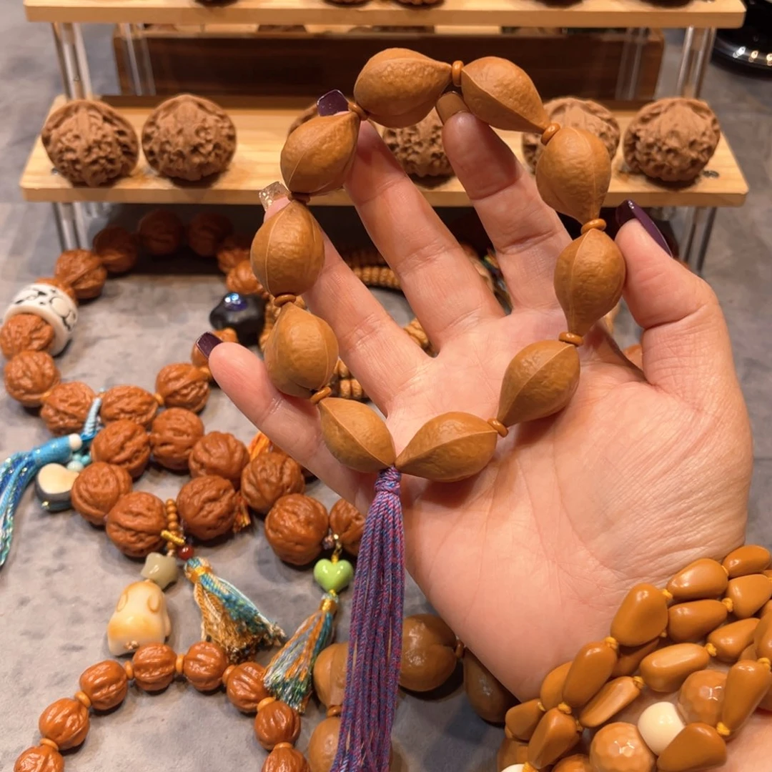 ****彤把件文玩核桃姬宝手持