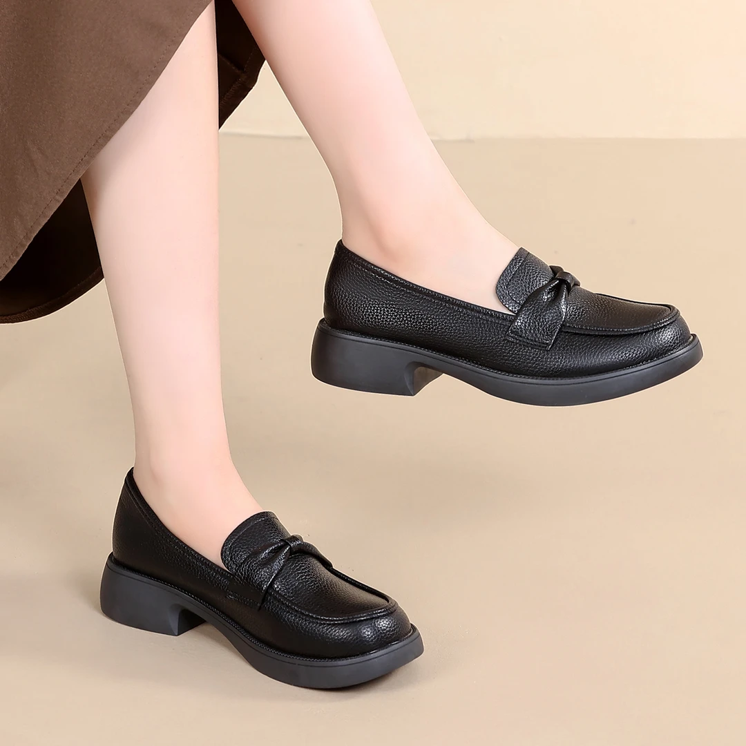 2025秋季新款真皮女鞋春秋时尚百搭黑色软底休闲真皮单鞋乐福鞋