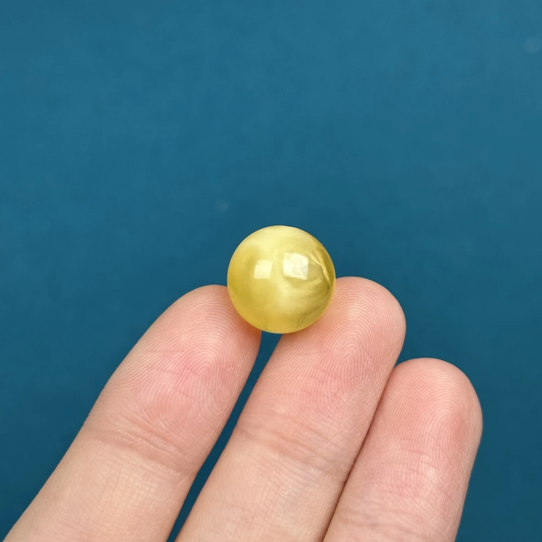 A8061天然原矿蜜蜡 鸡油黄圆珠【微微瑕】13.3mm支持复检假一罚十