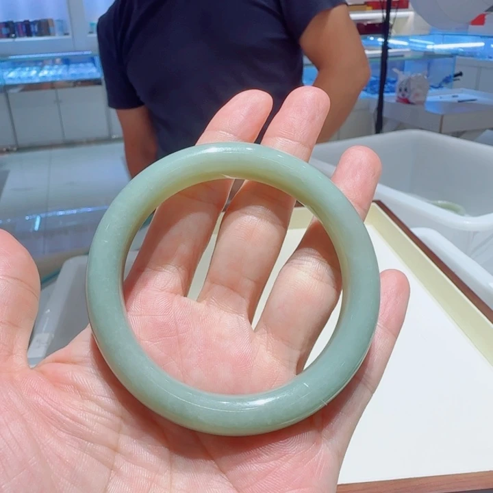 未镶嵌手镯和田玉150