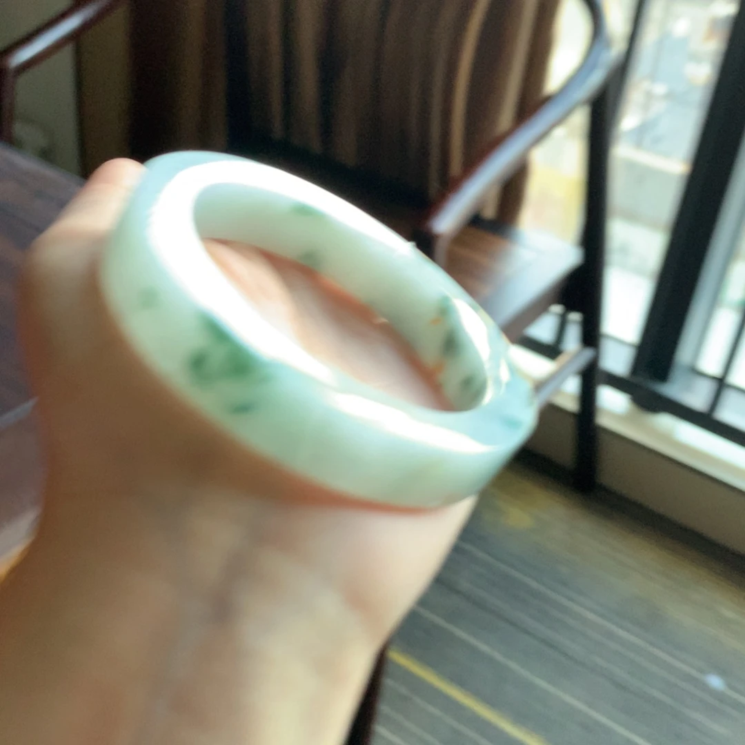 定制翡翠未镶嵌翡翠手镯