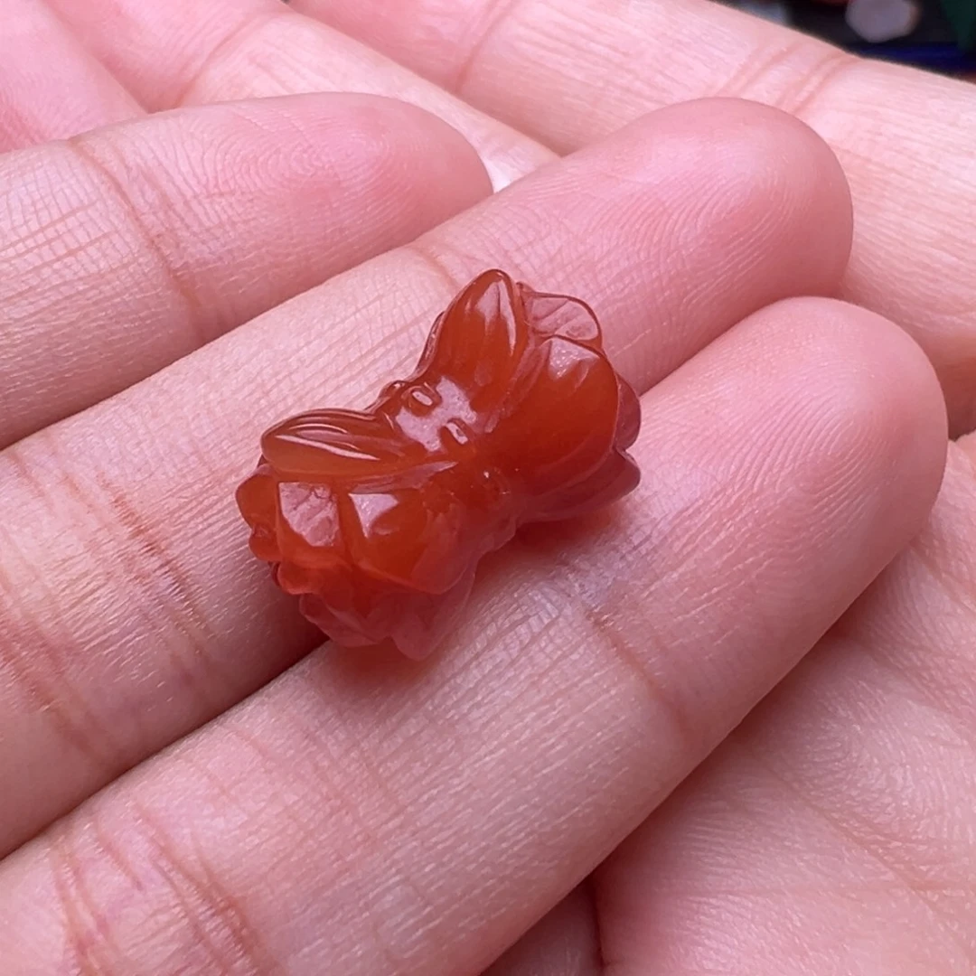 南红玛瑙未镶嵌珠宝奇石并蒂莲