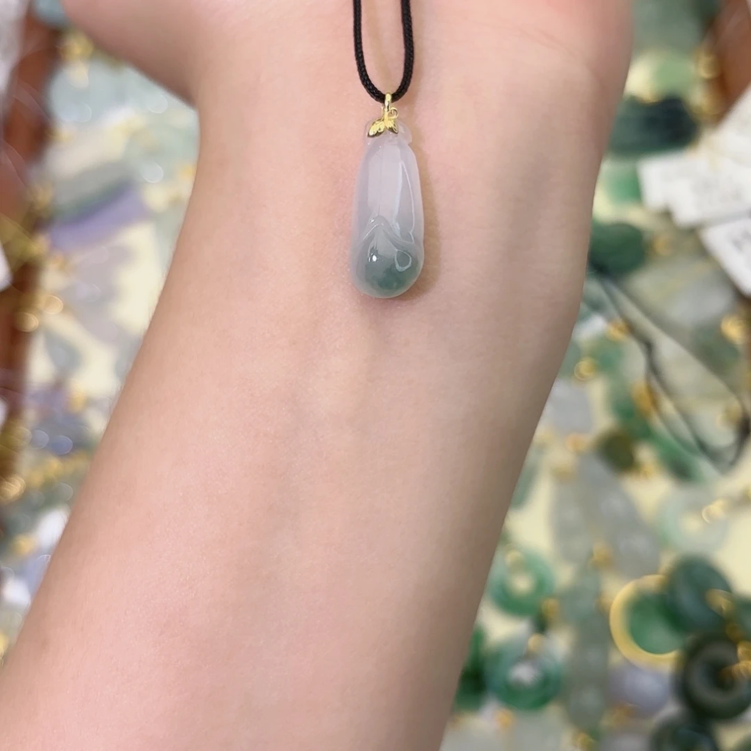 翡翠18K金镶嵌颈饰福瓜