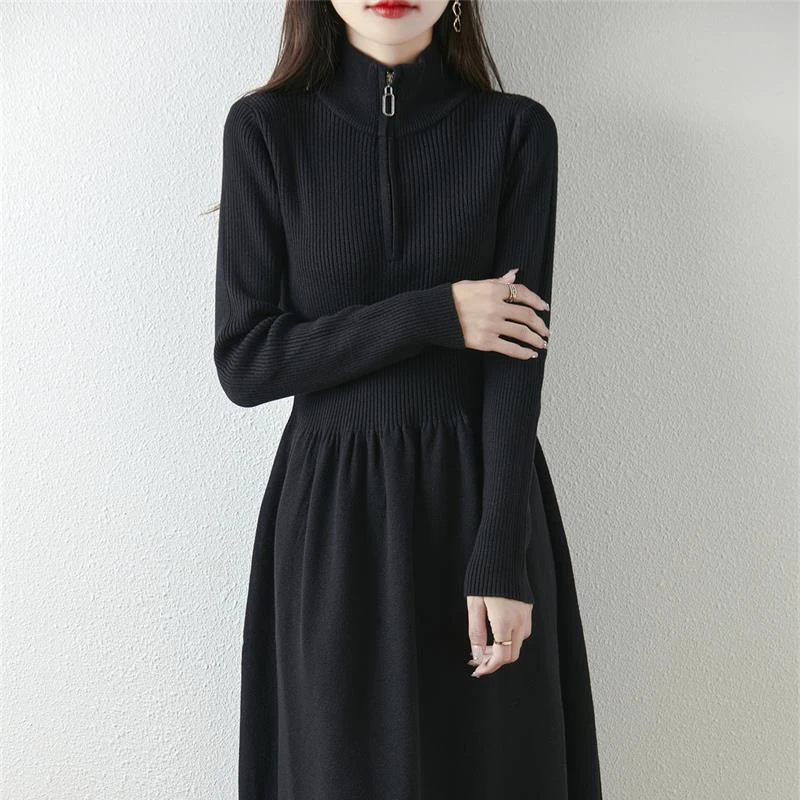 配大衣针织连衣裙女2025秋冬新款立领半拉链中长款气质打底毛衣裙