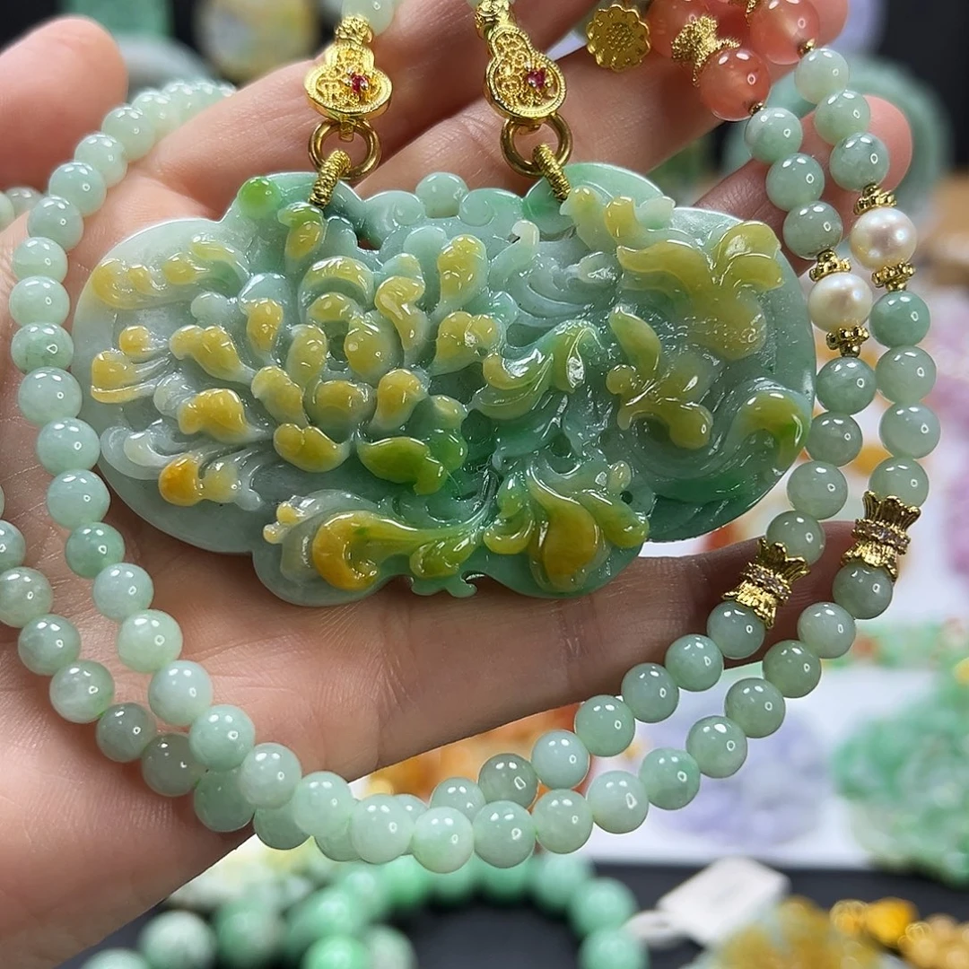 翡翠未镶嵌颈饰吊坠