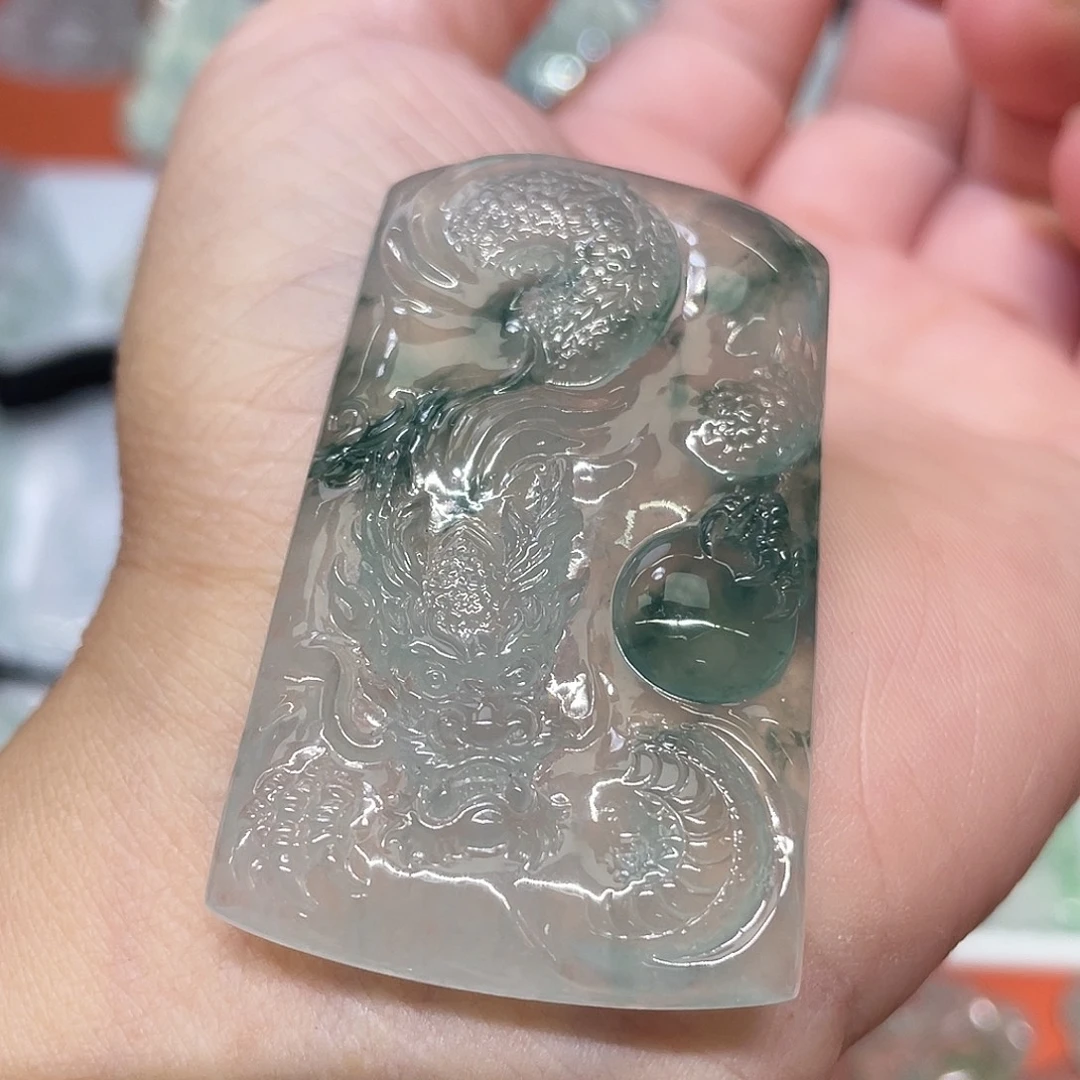 颈饰未镶嵌翡翠龙牌