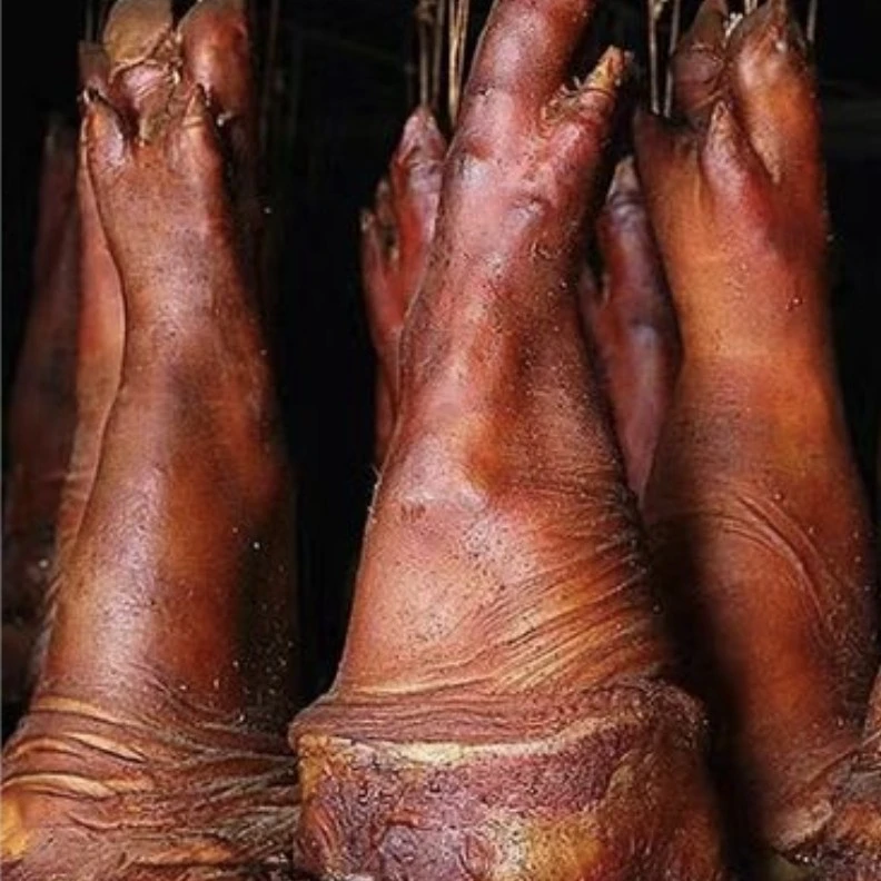 四川柴火烟熏整只土猪腊猪蹄四川特产烟熏腊肉腊猪脚腊肉农家特产