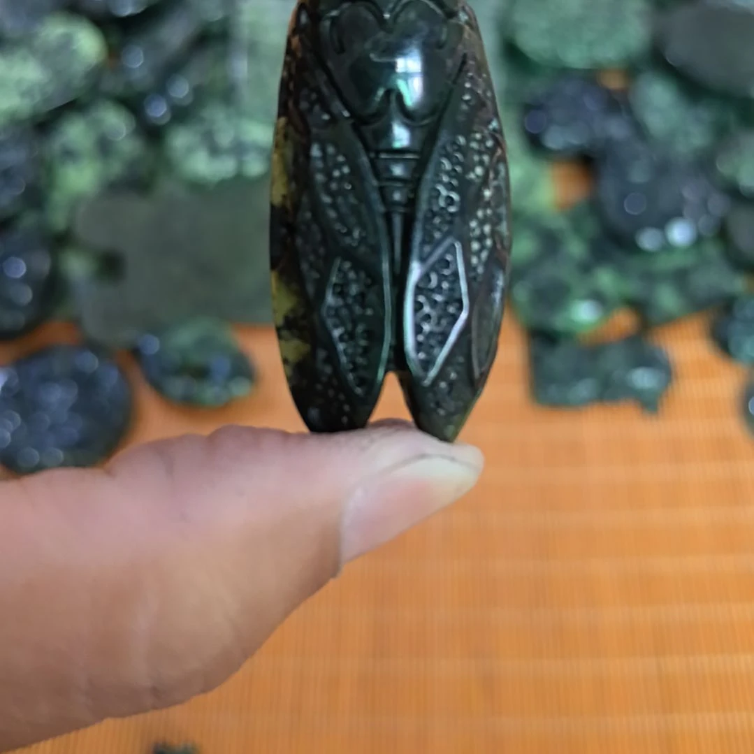 用***2有机玻璃藏玉药王石原石吊坠一个冰绿