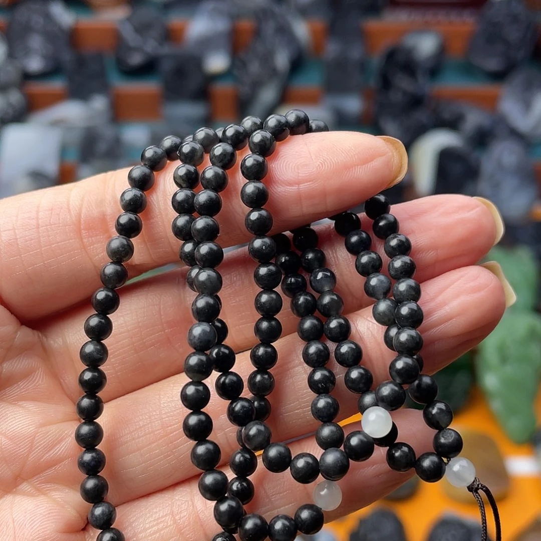 黑***@和田玉未镶嵌颈饰