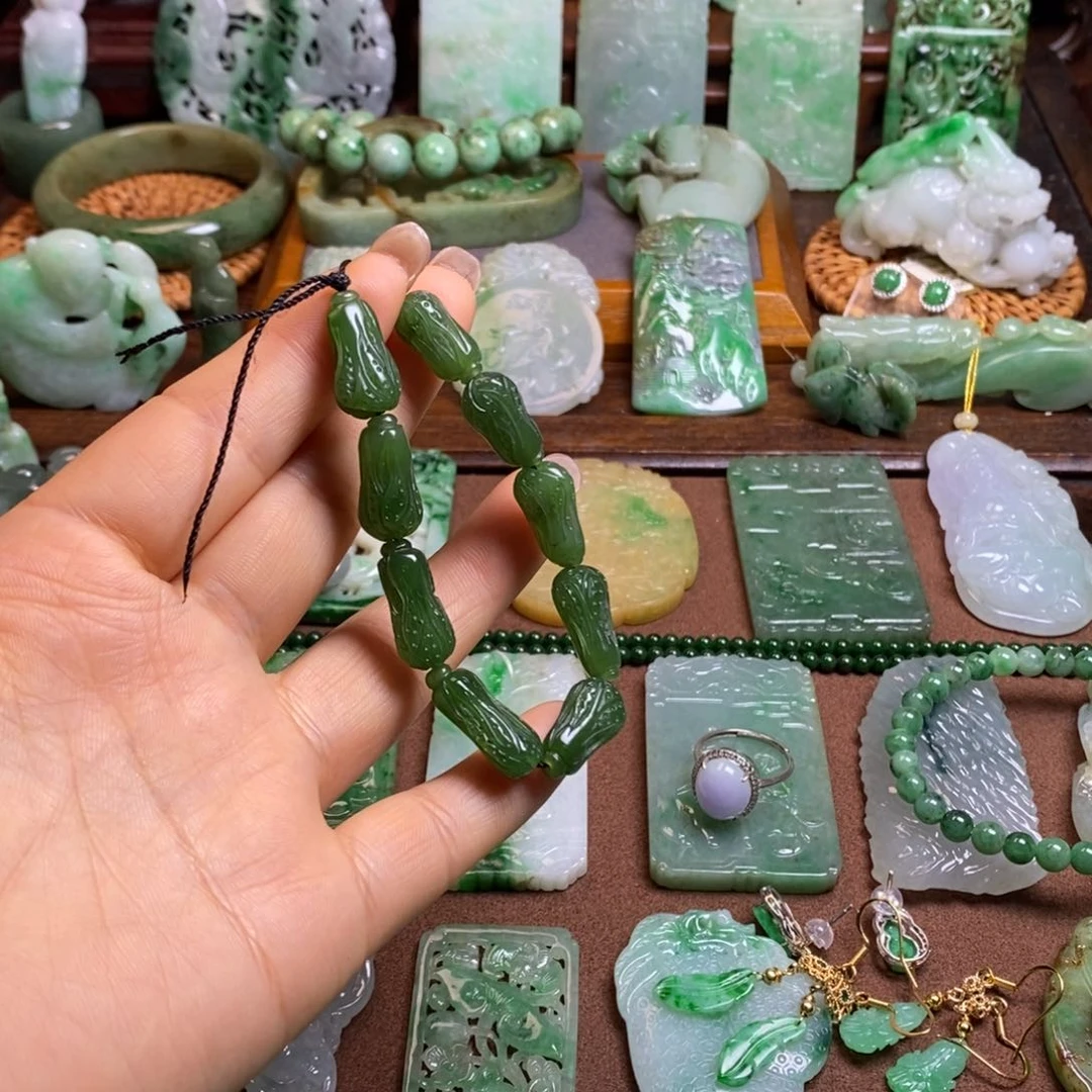 和田玉未镶嵌挂件两***界