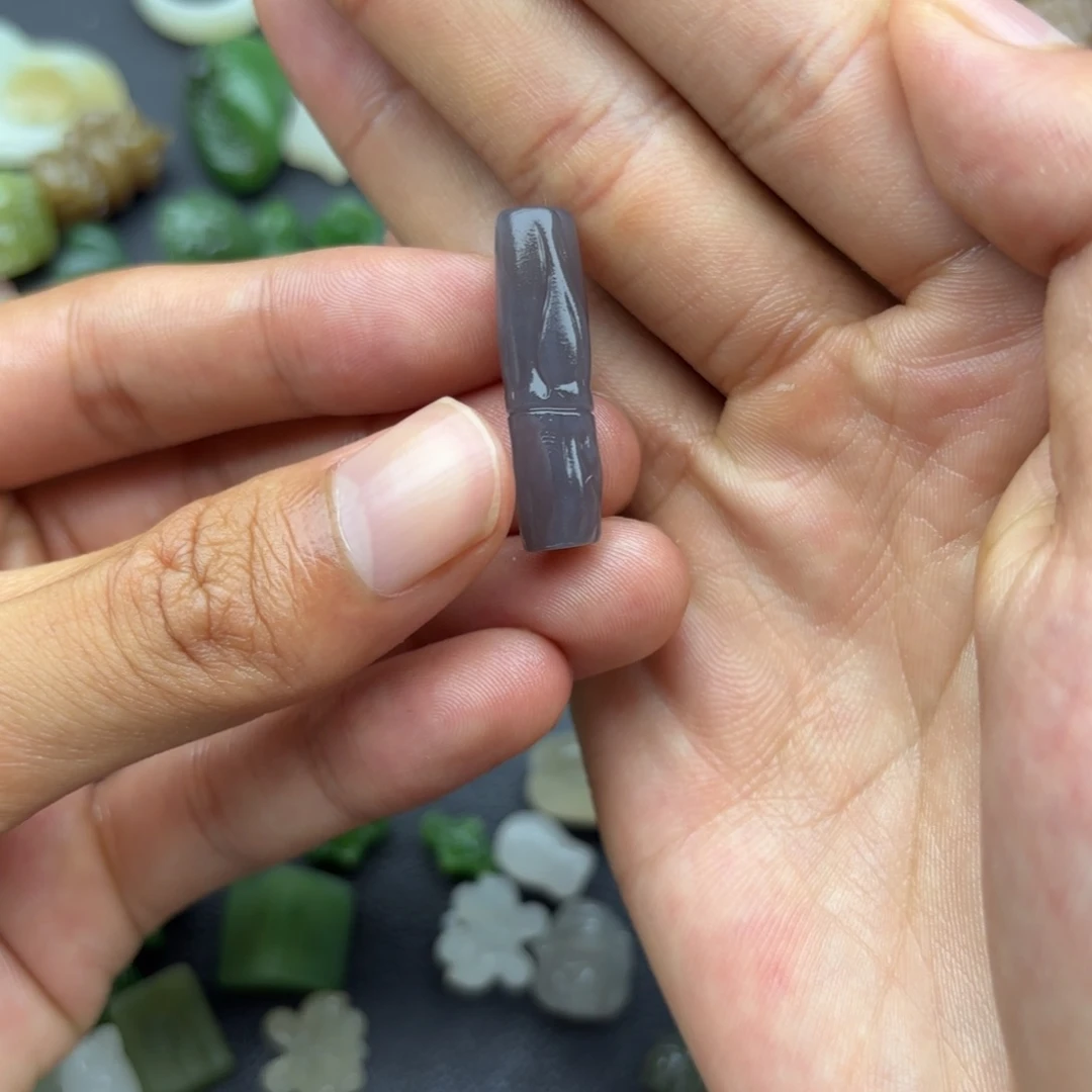 美***士颈饰未镶嵌和田玉