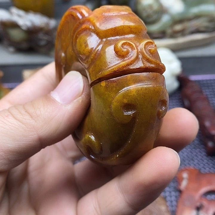 未镶嵌蛇纹石玉颈饰