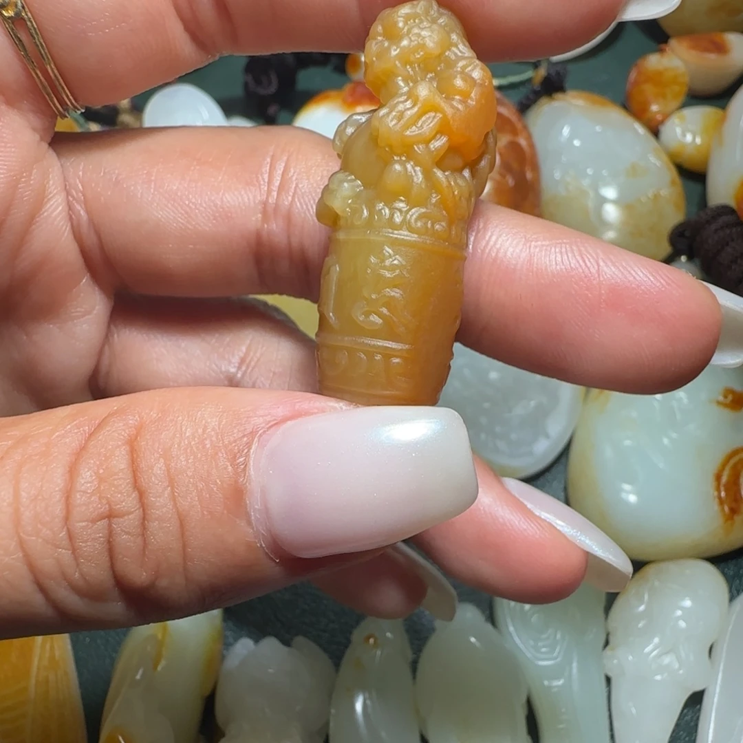 和田玉未镶嵌挂件