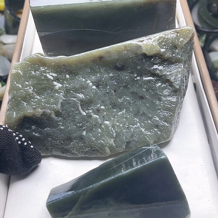 和田玉（糖玉）和田玉边角料9K金镶嵌d****客