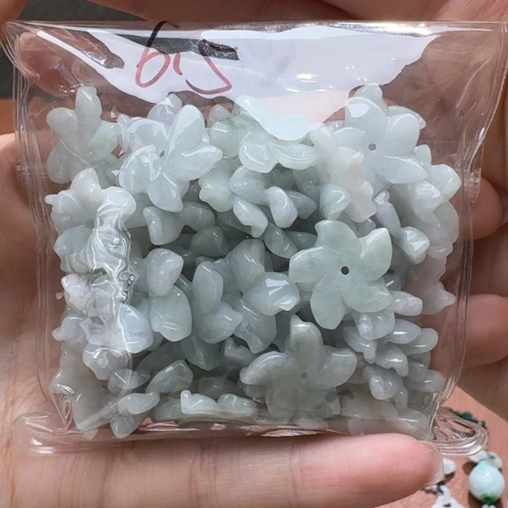 未镶嵌挂件翡翠福利4个，不包邮，拍一单邮费发货