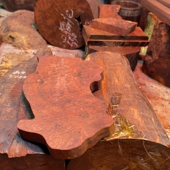 檀香紫檀（小叶紫檀）n**?