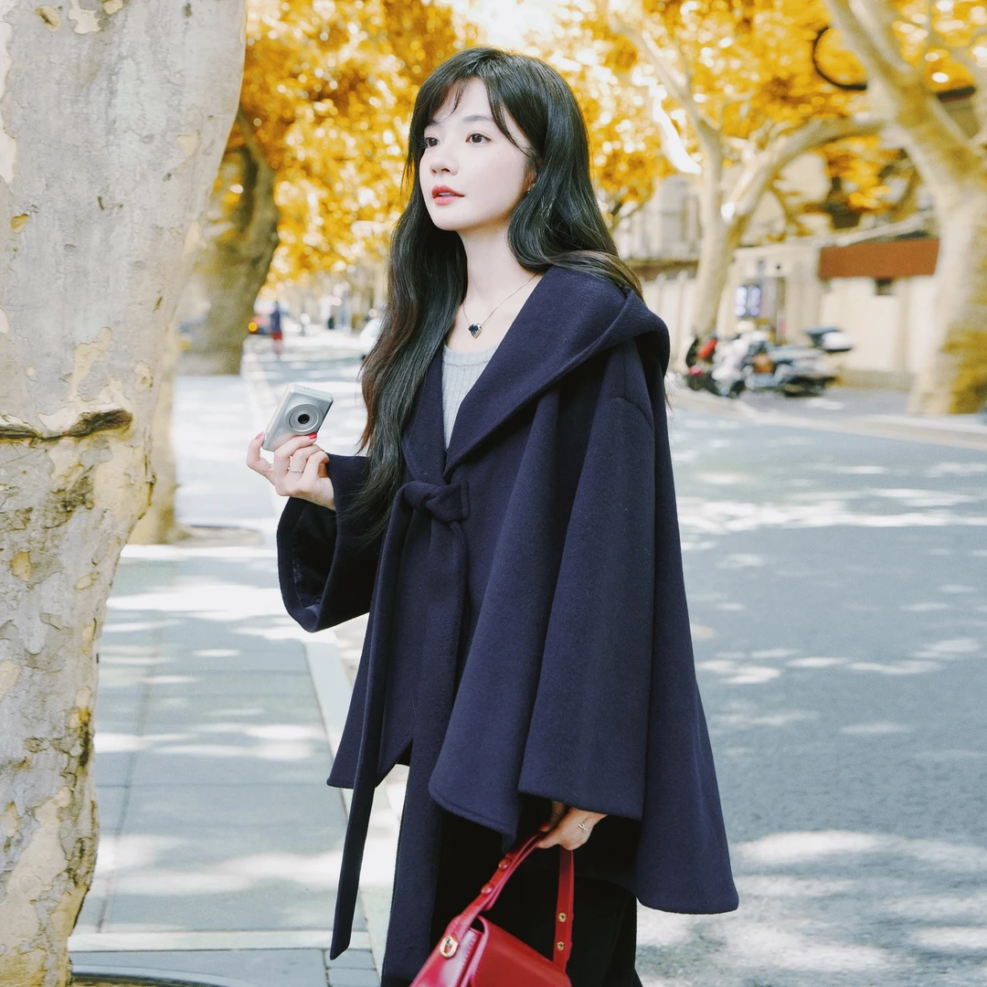 时尚设计感超洋气复古外套女2025秋冬新款高级感遮肉斗篷呢大衣