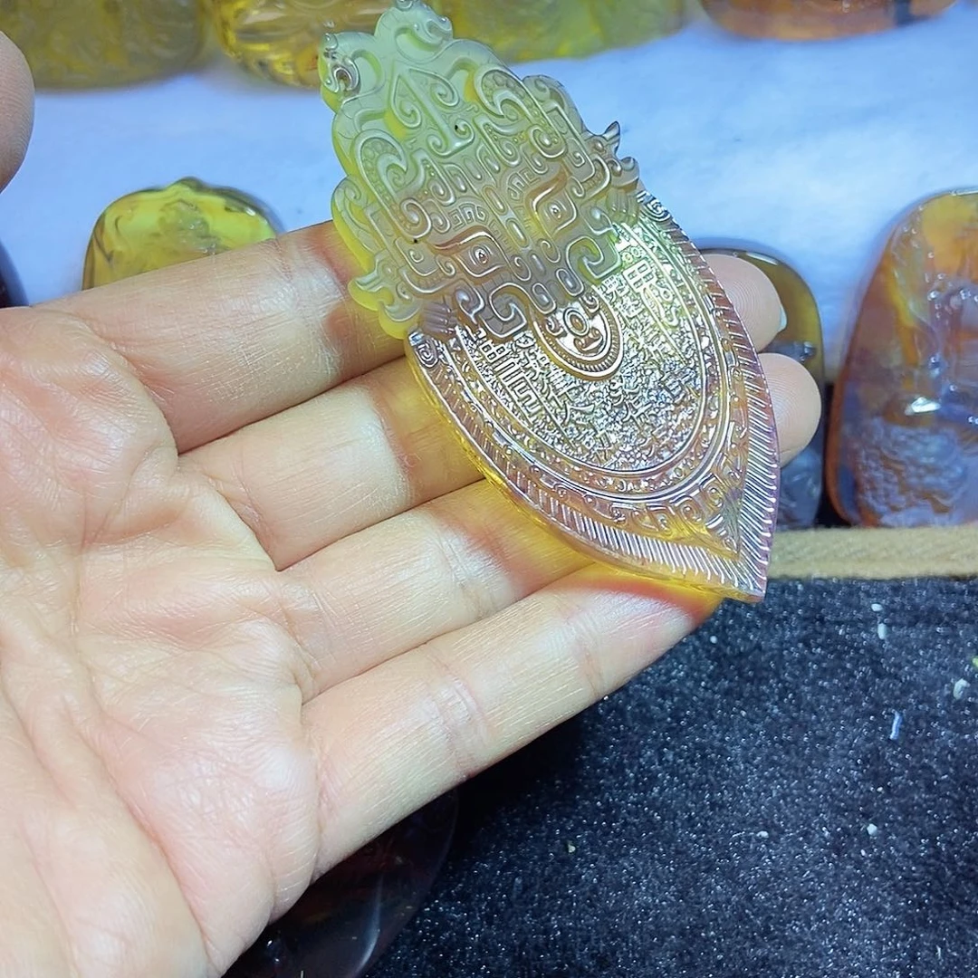 琥珀颈饰未镶嵌九宫八卦
