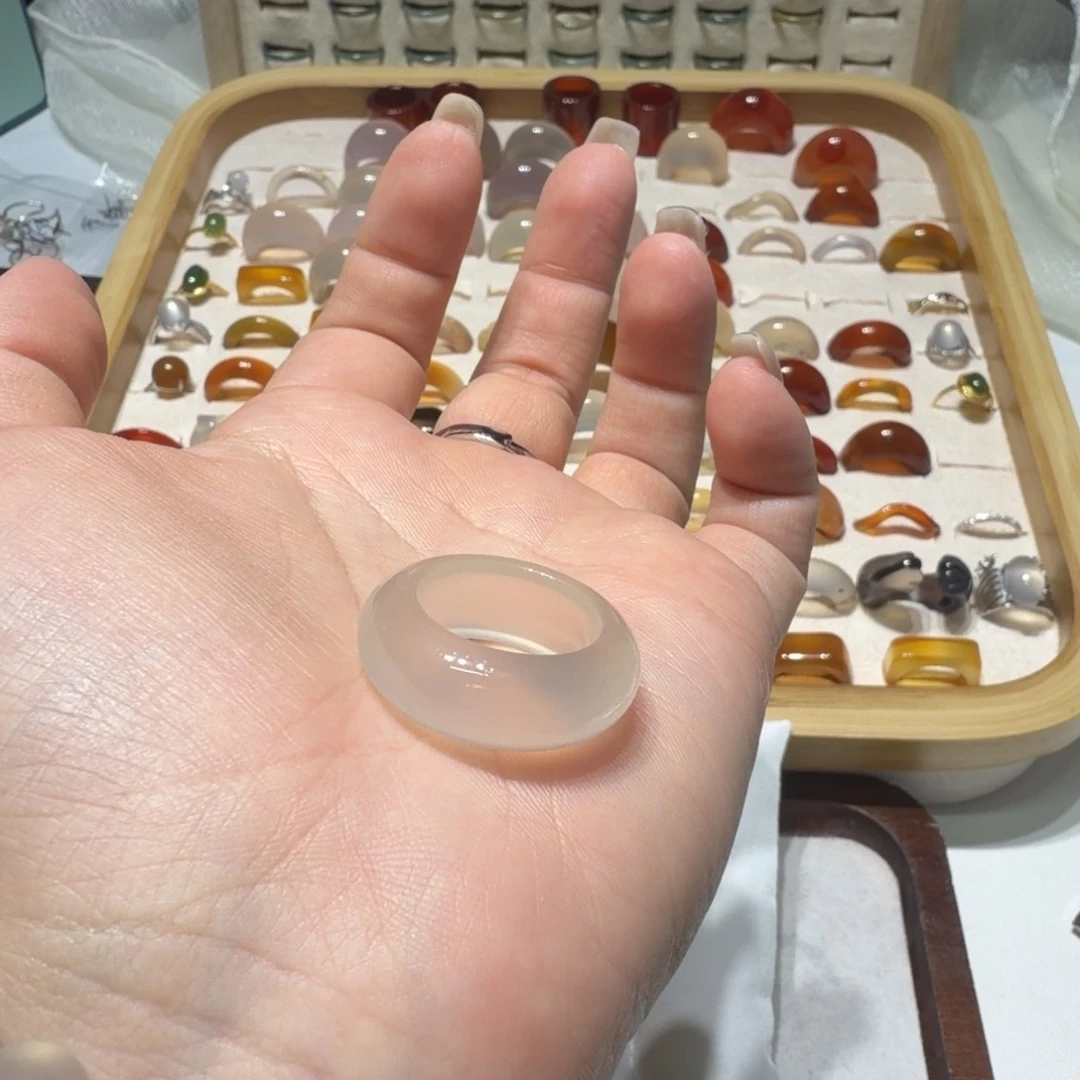 卖***高玛瑙/玉髓未镶嵌戒指