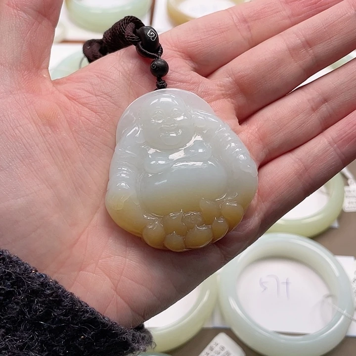 颈饰未镶嵌和田玉