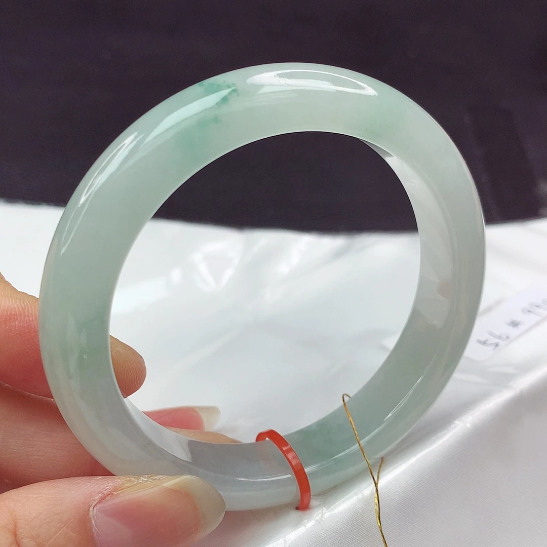 翡翠手镯未镶嵌56圈288