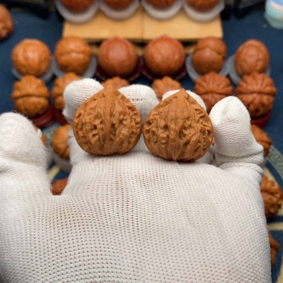 Y***s文玩核桃把件红桃