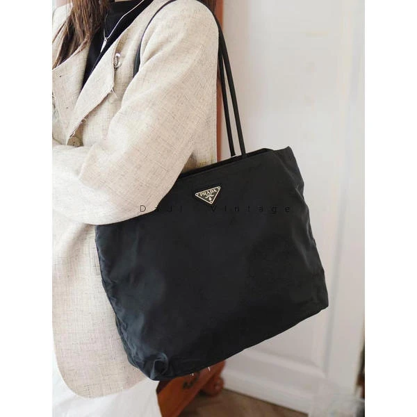 95新 Prada/普拉达 大吉中古/Prada黑银35降落伞tote包