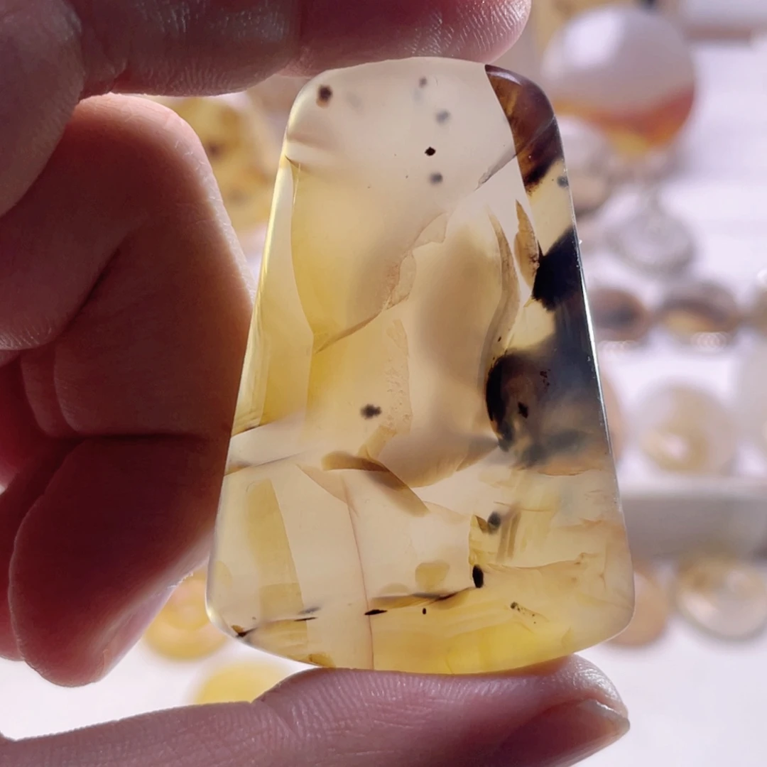 玛瑙/玉髓未镶嵌珠宝奇石