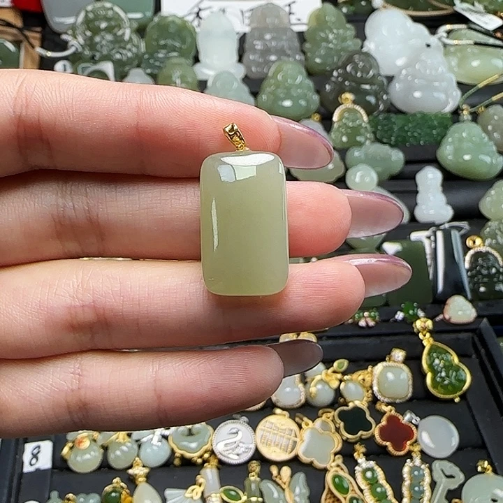 和田玉18K金镶嵌吊坠(赠链)