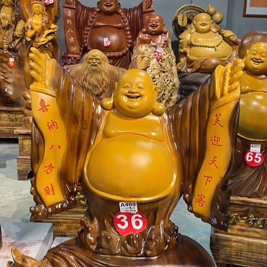 和***贵香樟木雕刻人物摆件