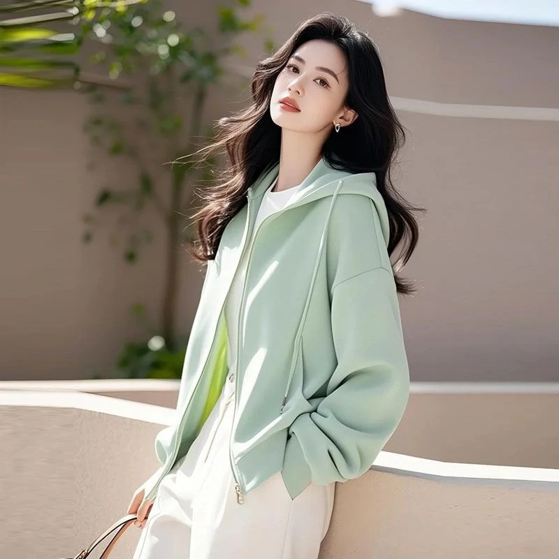 2025开春女装韩系减龄漂亮洋气休闲百搭薄款绿色卫衣连帽外套春季