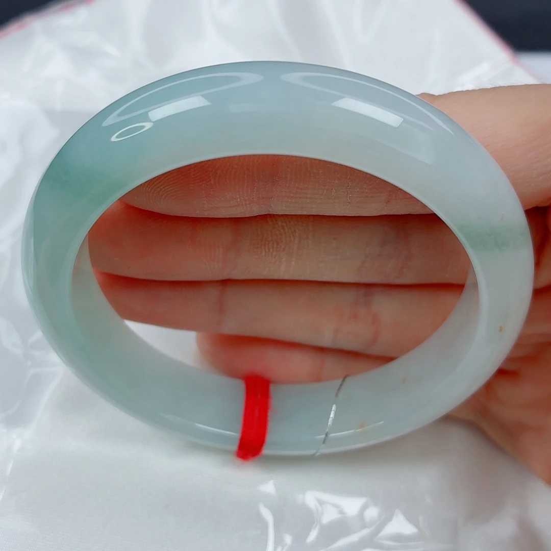 翡翠未镶嵌手镯56正圈，飘绿清秀，胶润细腻，010