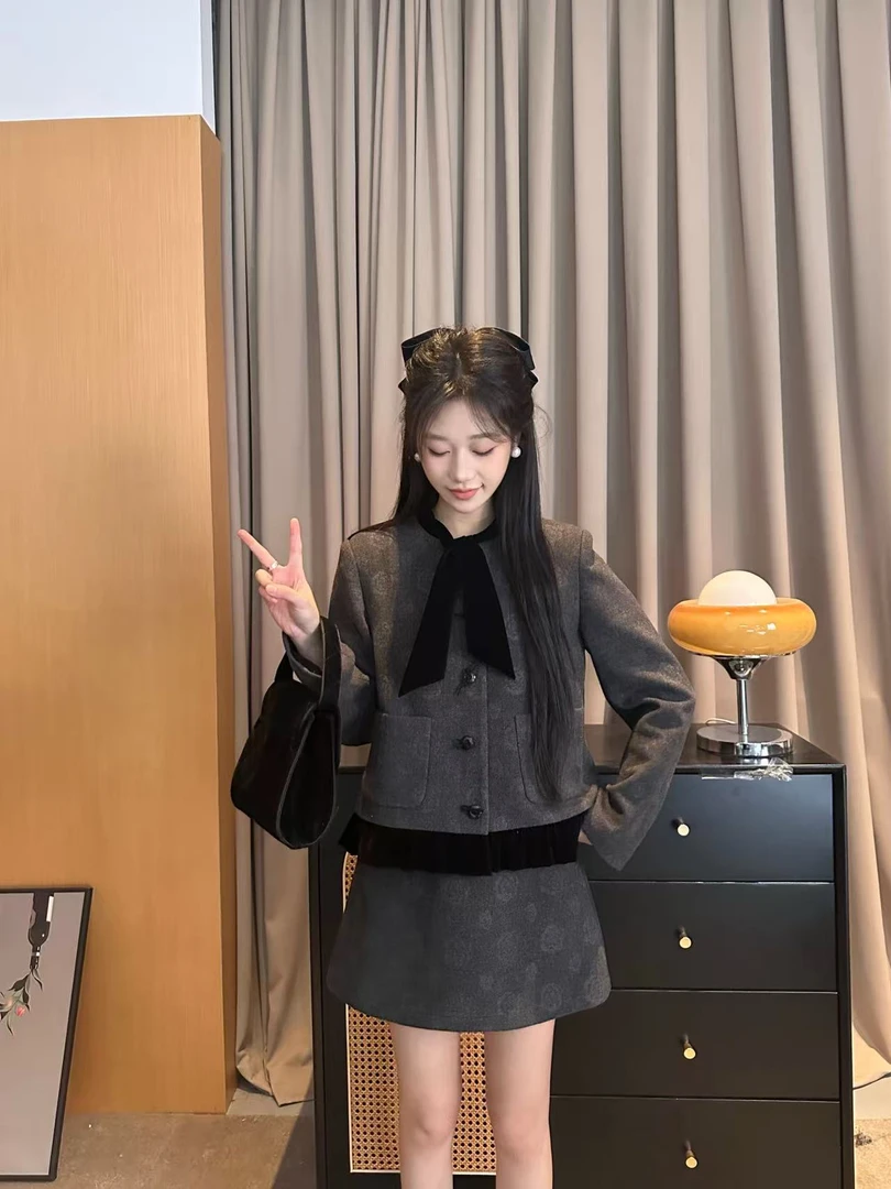 周【欧尼Oni】秋季NEW 贵气高质感千金小香灰色套装显瘦半裙两件套