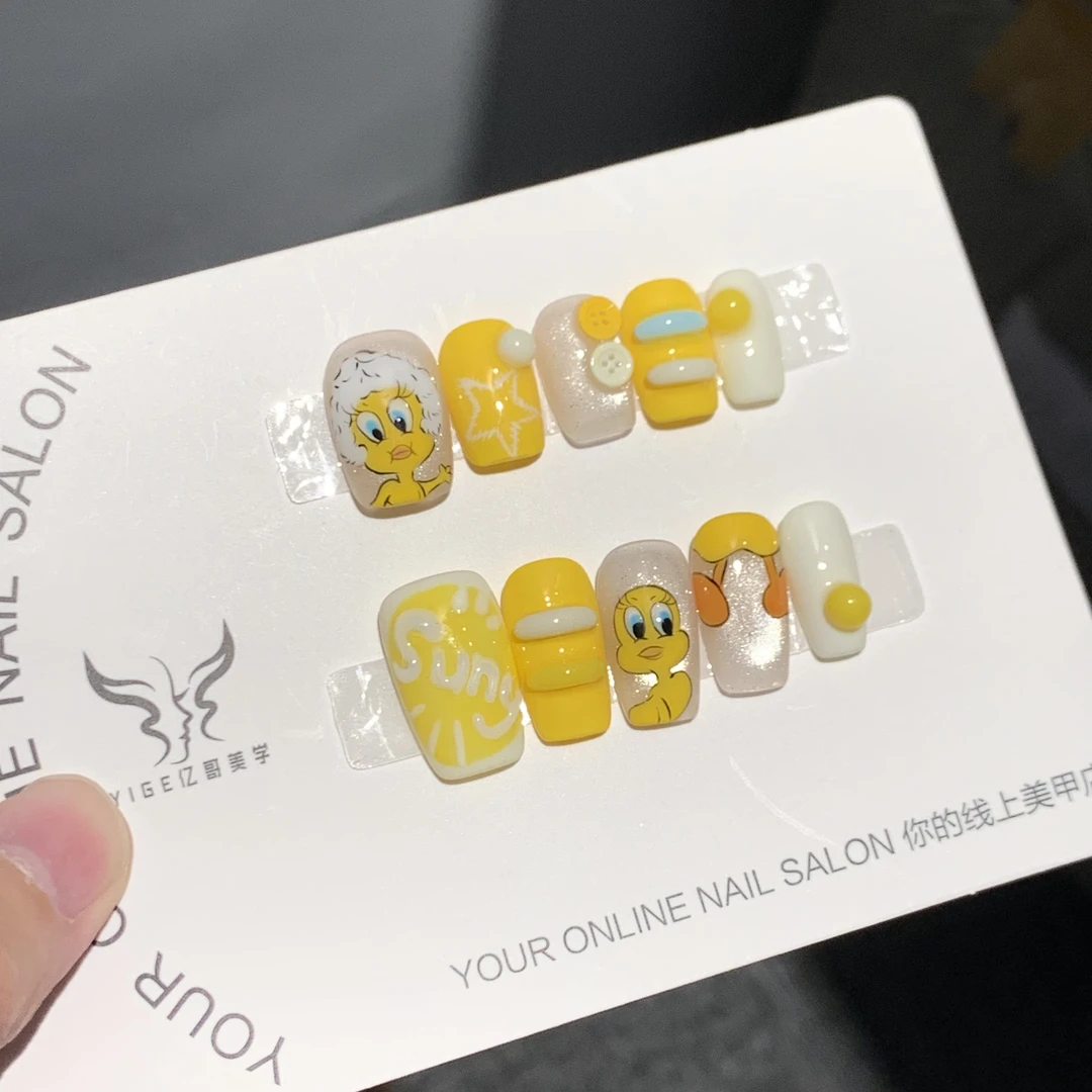 亿哥-【翠迪奶奶】-设计师甲片手绘可爱卡通雕花纯手工轻奢穿戴美甲