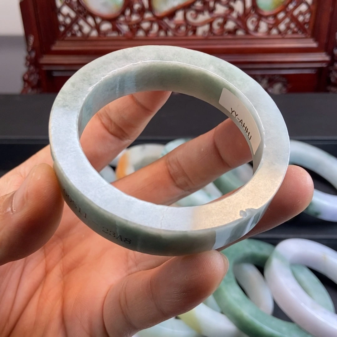 定制翡翠未镶嵌手镯定制