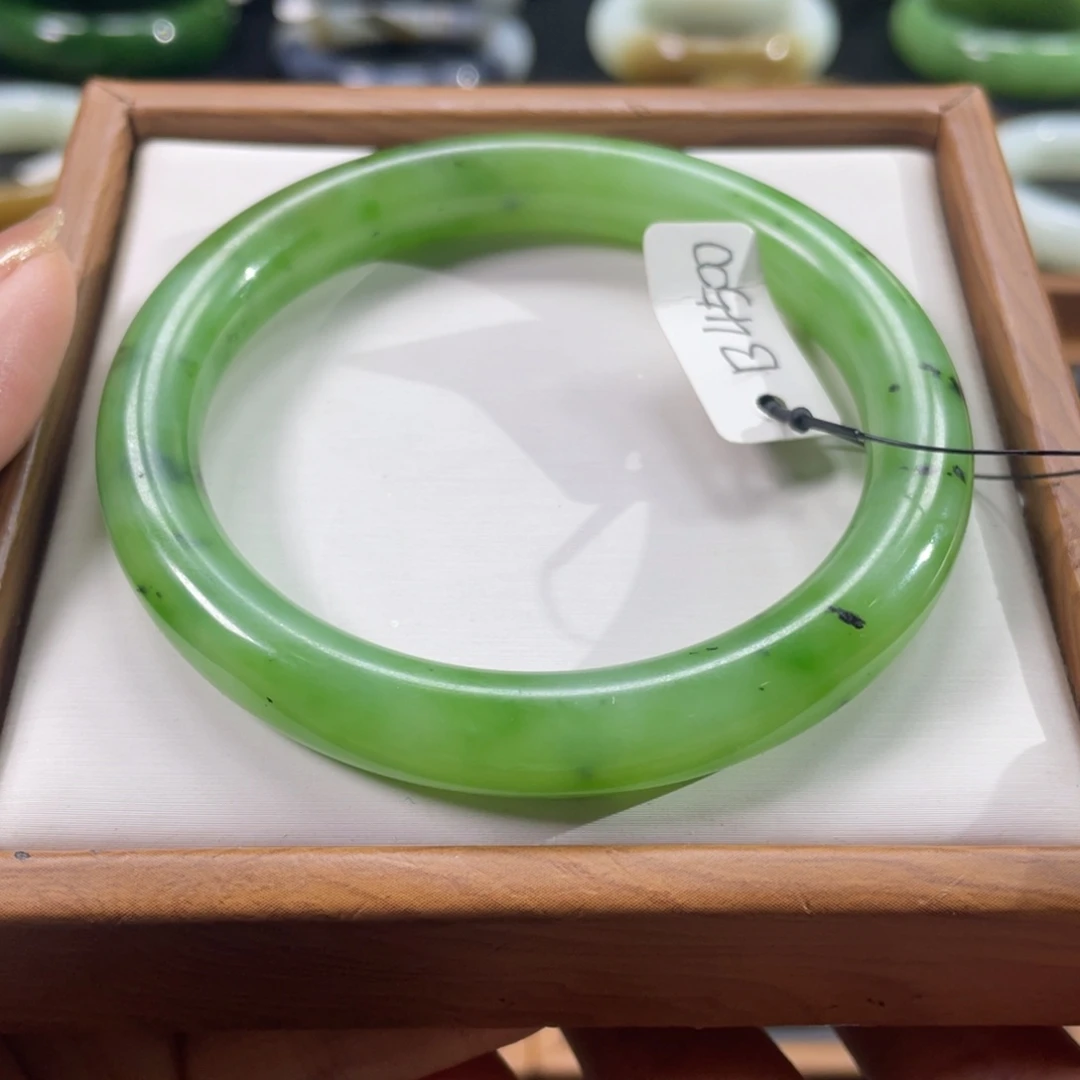 和田玉未镶嵌手镯59圈