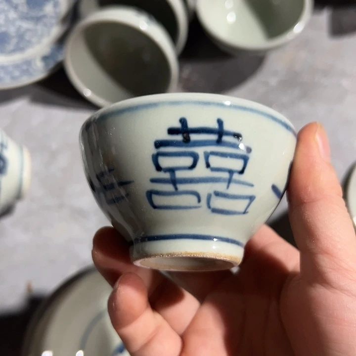 手绘的喜字小茶杯